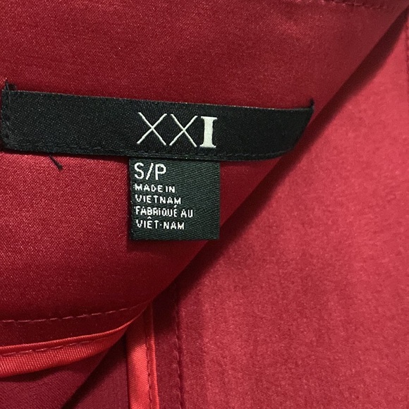 Forever 21 Red satin skirt - Picture 4 of 6